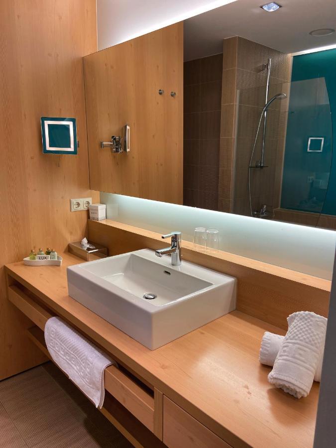 Spa Hotel Zedern Klang Hopfgarten in Defereggen Екстериор снимка