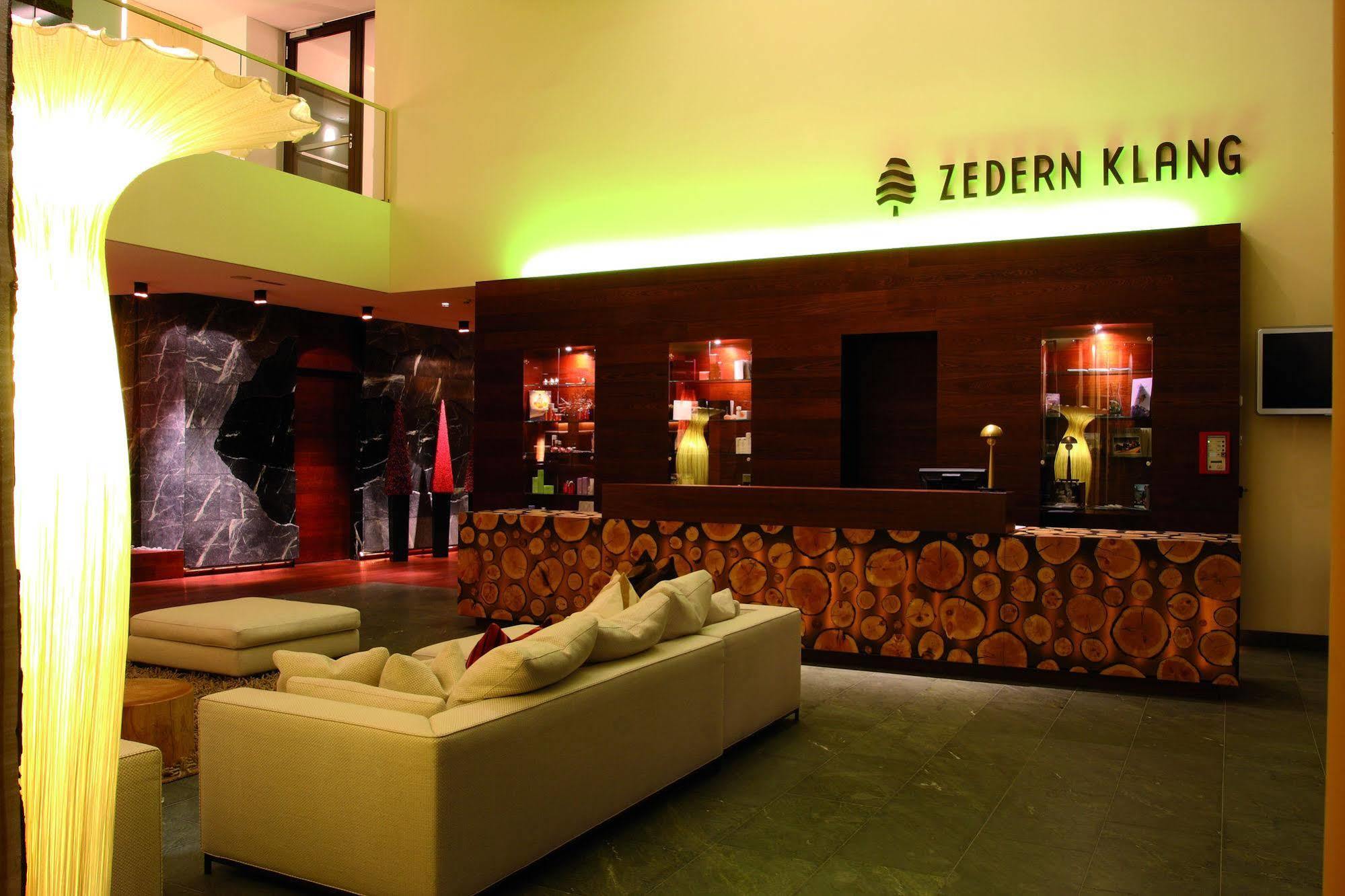 Spa Hotel Zedern Klang Hopfgarten in Defereggen Екстериор снимка