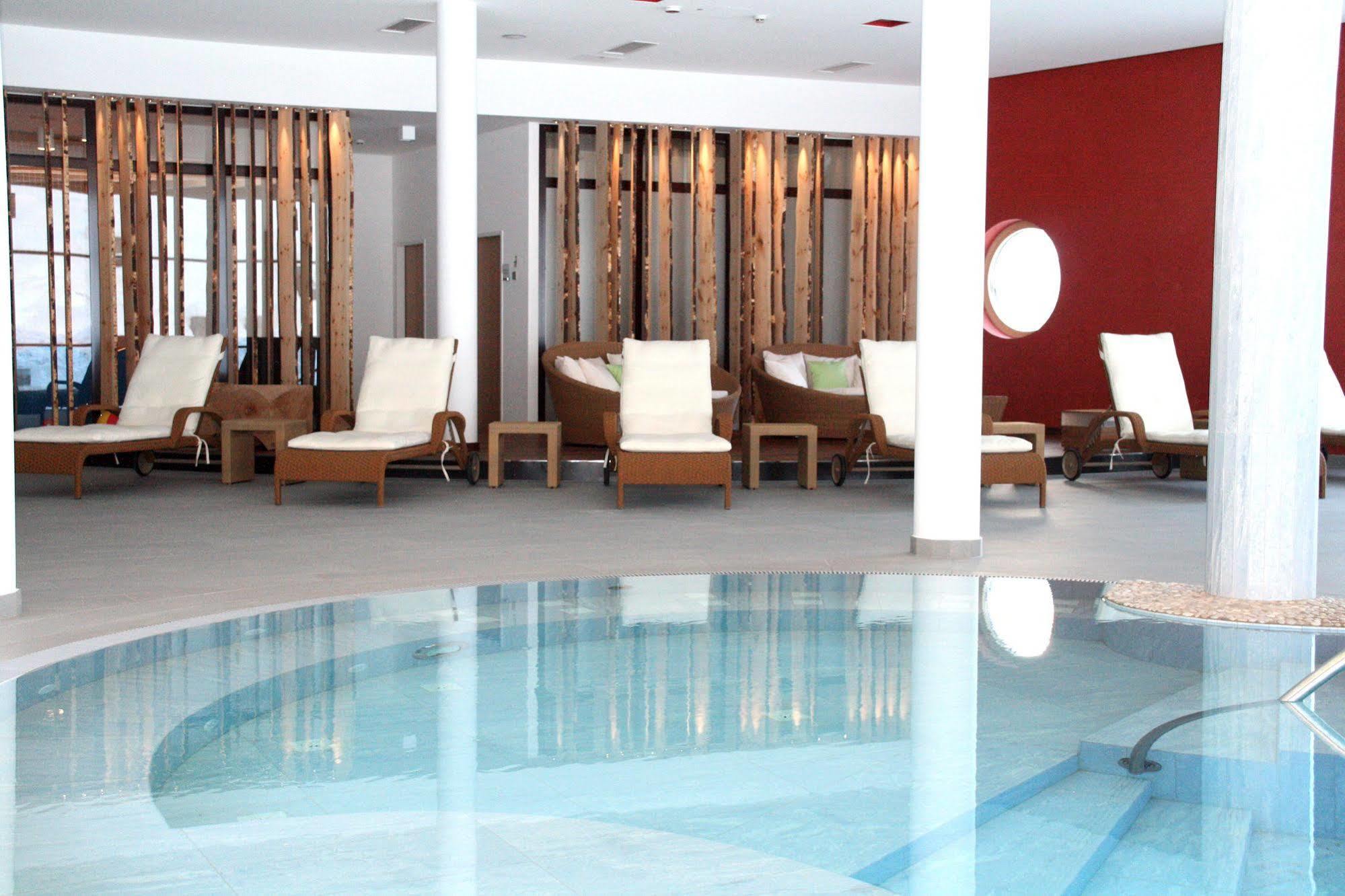 Spa Hotel Zedern Klang Hopfgarten in Defereggen Екстериор снимка